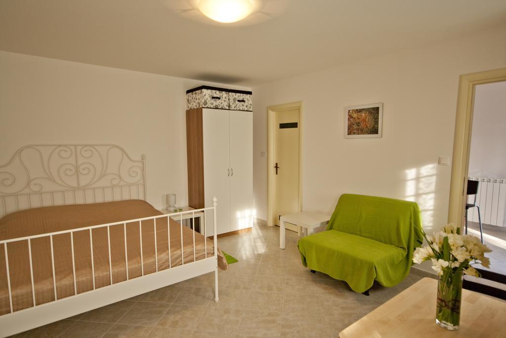 Guesthouse Toticevi Rijeka Ruang foto
